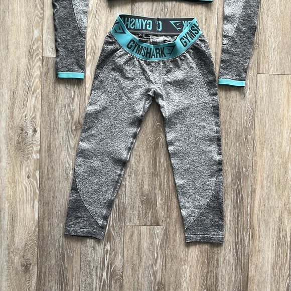 GYMSHARK Two Piece Set - Picture 4 of 4